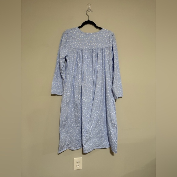 Eileen West Blue Floral Long Sleeve Nightgown Size Medium Feminine Trad Wife - Picture 2 of 8